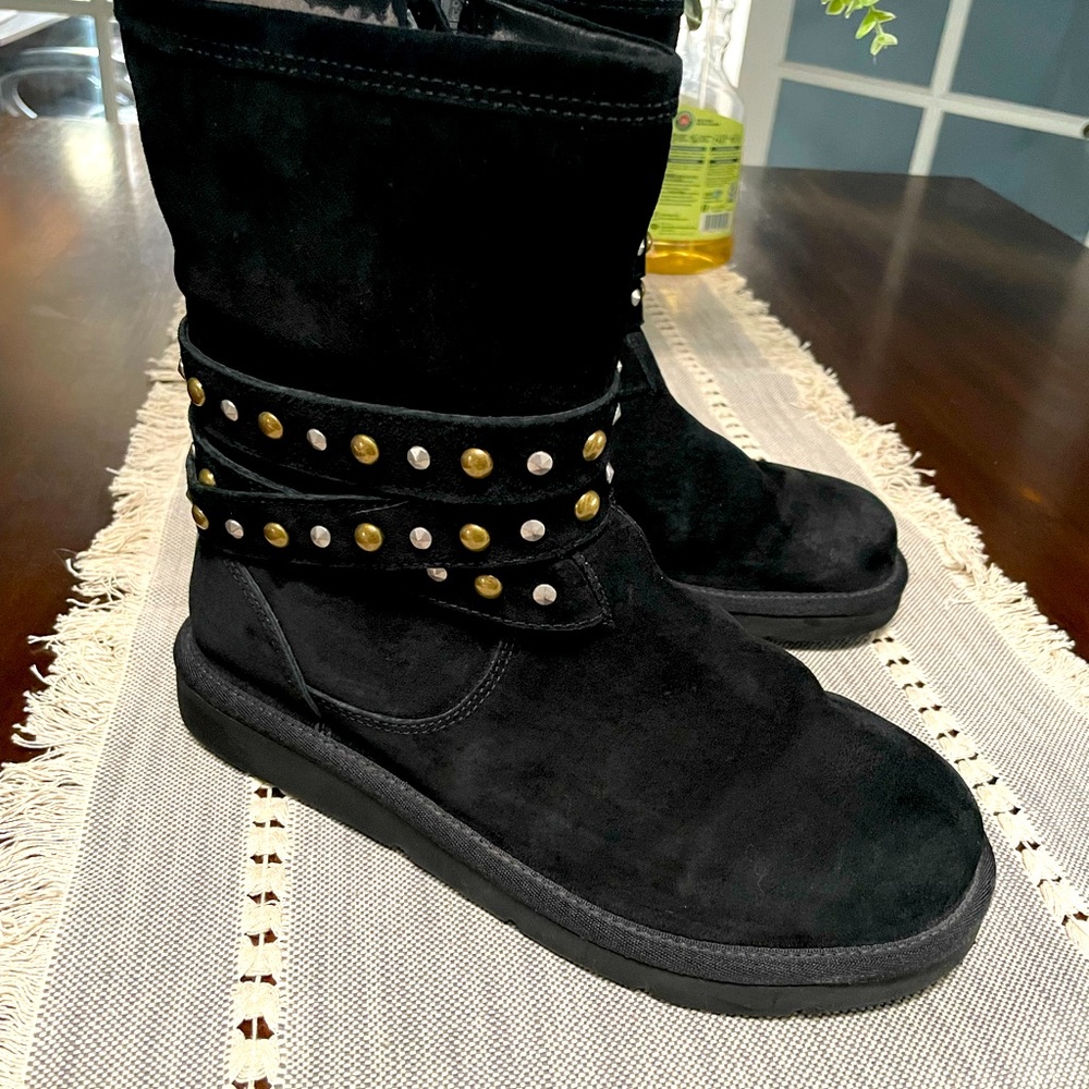 UGG boots with zipper